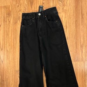 Stradivarius High-Waisted Wide-Leg Black Jeans